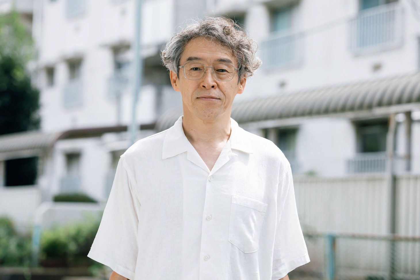 松本亮二役の浅野和之。
