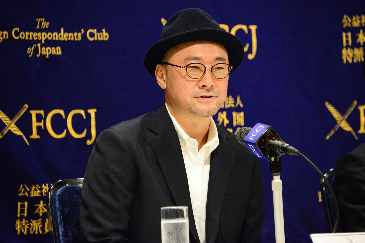 内田英治