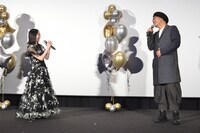 左から芦田愛菜、大森立嗣。