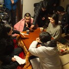 峯田和伸と橋本マナミ共演作「越年」オフショット、公開は来年1月15日