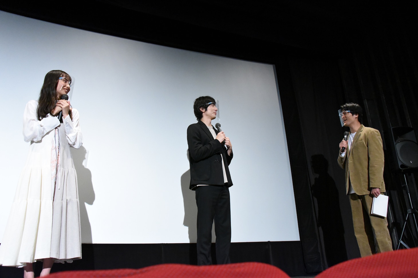左から井桁弘恵、和田琢磨、松田幸起。