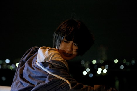 「彼女はひとり」