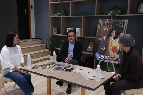 左から月永理絵、黒沢清、森直人。