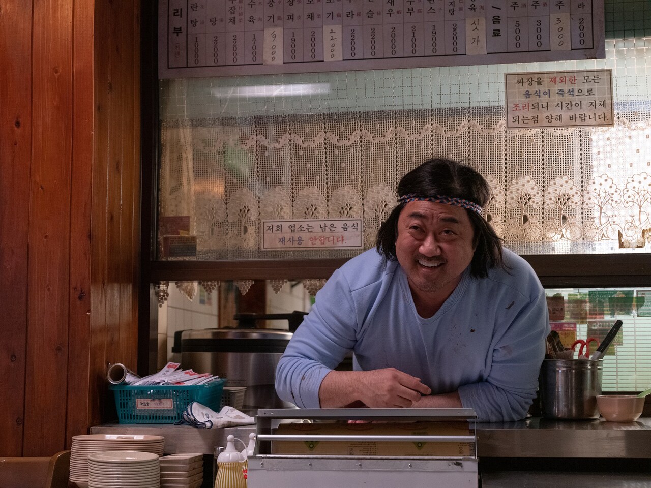 マ・ドンソクがおかっぱ披露し、猫と戯れる「スタートアップ！」メイキング映像