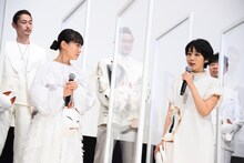 左から奈緒、松本穂香。