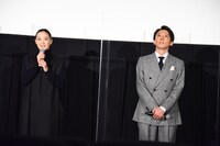 左から蒼井優、高橋一生。