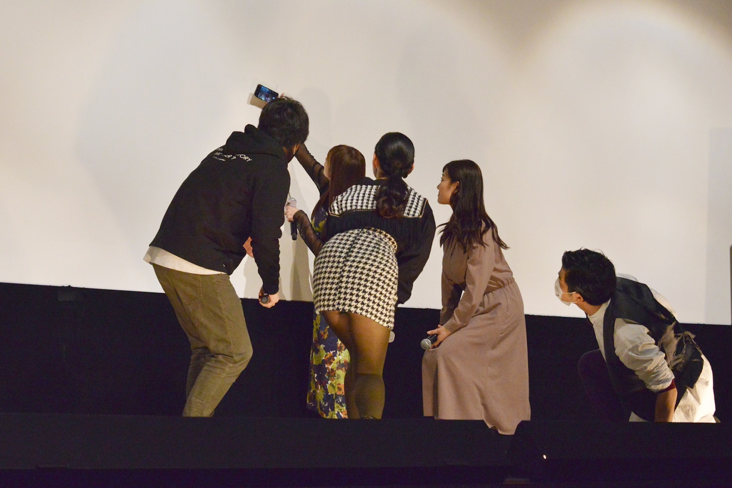 「橘アヤコは見られたい」舞台挨拶の様子。