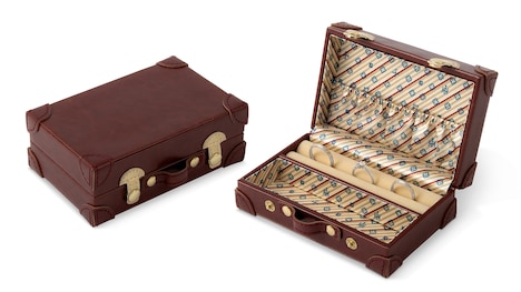 金曜ロードシアターのプレゼント企画で当たる「U-TREASURE ニュートのトランク型ジュエリーボックス」。