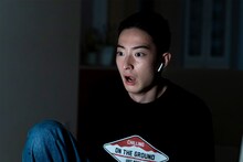 映画「真･鮫島事件」より、主人公の同級生・亮を演じる濱正悟。(c)2020「真・鮫島事件」製作委員会