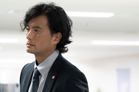 徳重聡演じる犬養隼人。