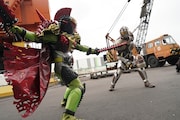 「鎧武外伝 仮面ライダーグリドンVS仮面ライダーブラーボ」