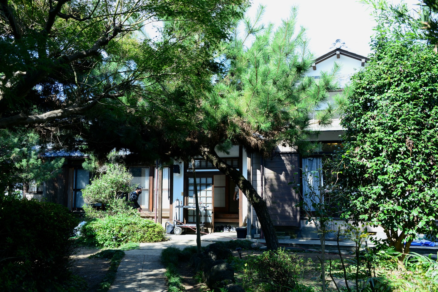 鴉丸家の様子。