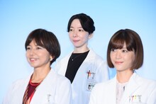 平岩紙（中央）