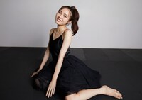 「秋田汐梨オフィシャルカレンダー2021」STARDUST SHOPPERS購入特典ボーナスページイメージ (c)SDP