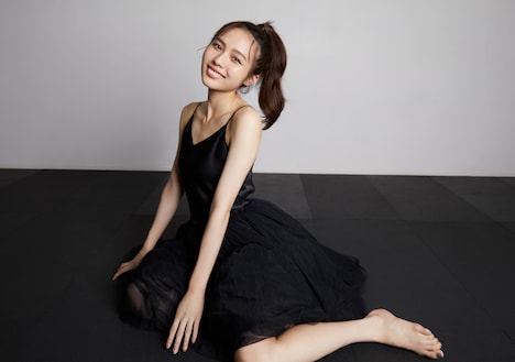 「秋田汐梨オフィシャルカレンダー2021」STARDUST SHOPPERS購入特典ボーナスページイメージ (c)SDP