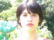 「回帰の波に青い飛沫、浮かぶ故郷への帰路はアスファルトに消えた。」