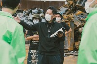 「シュシュシュの娘」撮影現場の入江悠。