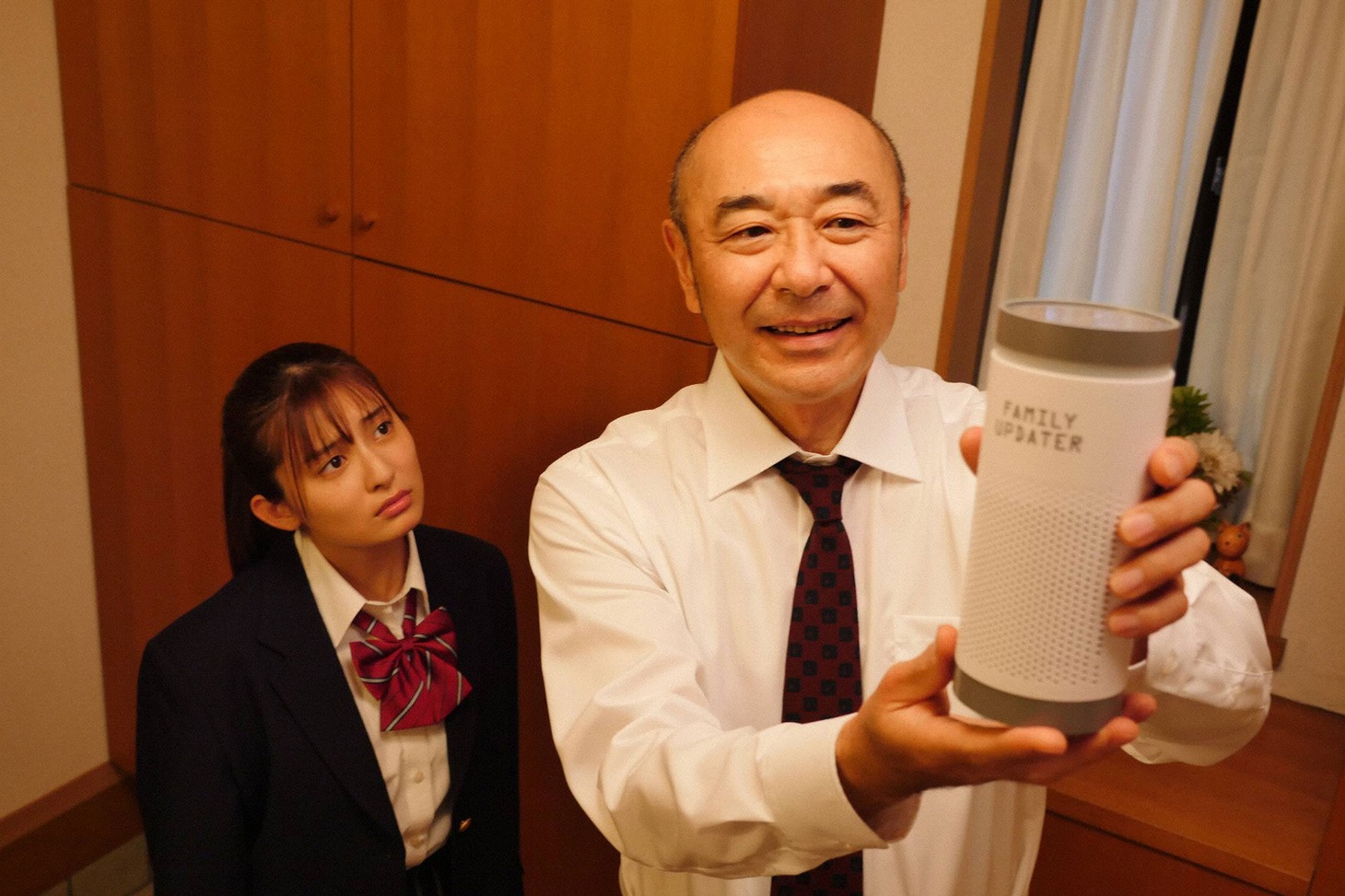 「世にも奇妙な物語 '20秋の特別編」より「アップデート家族」。
