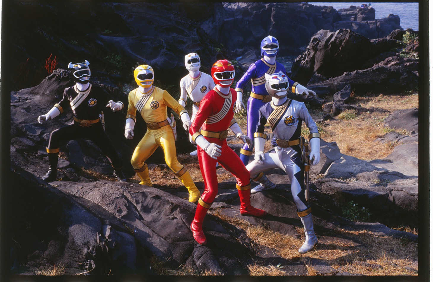「百獣戦隊ガオレンジャー火の山、吼える」 (c)2001「アギト・ガオレンジャー」製作委員会 (c)東映 (c)2001石森プロ・東映・テレビ朝日・東映エージエンシー・東映ビデオ