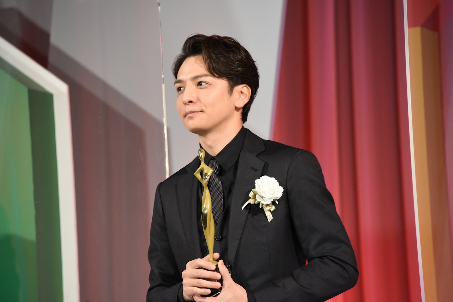 東京ドラマアウォード2020の授賞式に出席した生田斗真。