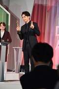 東京ドラマアウォード2020の授賞式に出席した生田斗真。