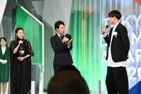左から吉田羊、大泉洋、松永大司。