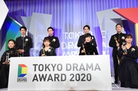 東京ドラマアウォード2020の授賞式の様子。左上から時計回りに大泉洋、佐藤健、生田斗真、中村勘九郎、多部未華子、黒木華、伊藤沙莉、吉田羊。