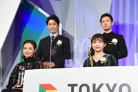 左上から時計回りに大泉洋、佐藤健、伊藤沙莉、吉田羊。
