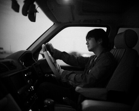 「林遣都 作品集 THREE TALES」SHIBUYA TSUTAYA、梅田 蔦屋書店購入特典のポストカードイメージ。