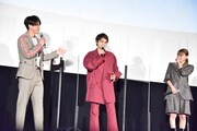 左から浅香航大、北村匠海、山本舞香。