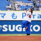 堀田真由がベイスターズ対タイガースの始球式に登板、「危険なビーナス」をアピール