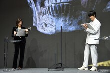 左から北川景子、綾野剛。