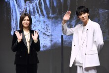 「ドクター・デスの遺産－BLACK FILE－」完成報告イベントの様子。左から北川景子、綾野剛。