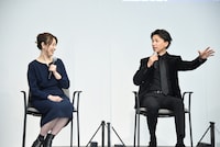 左から宮澤寿梨、前原一輝。