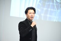 名乗りを披露する前原一輝。