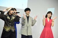 エンディング曲「呪文降臨～マジカル・フォース」披露の様子。