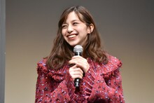 室伏広治の絶賛に喜ぶ中条あやみ。