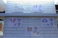 「おジャ魔女どれみカフェ 2020～FRUITS PARLOR～」店内展示コーナーの様子。