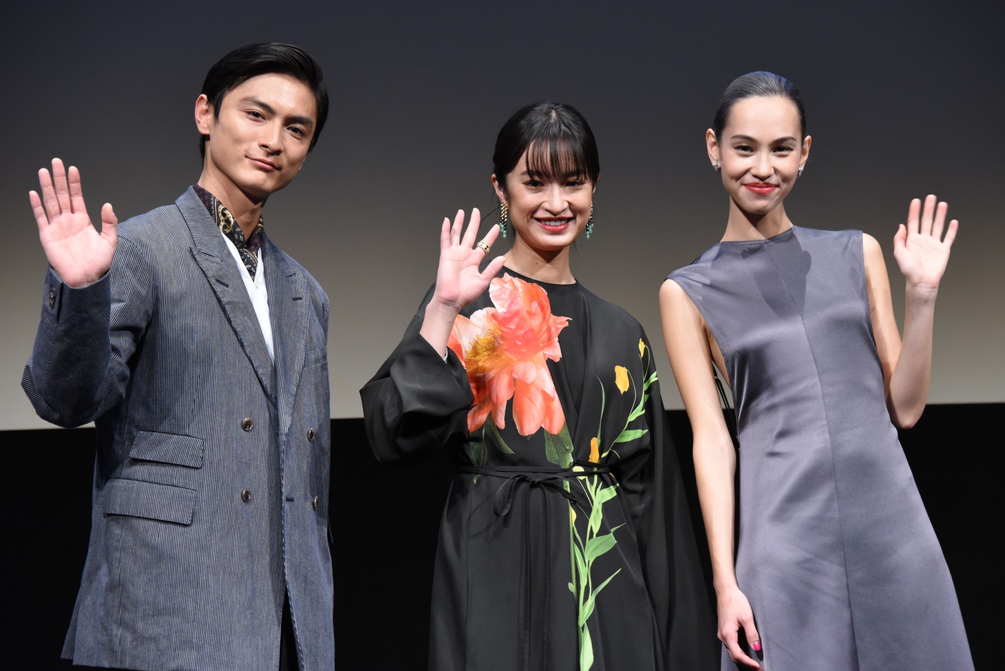 第33回東京国際映画祭の特別招待作品「あのこは貴族」舞台挨拶の様子。左から高良健吾、門脇麦、水原希子。