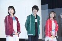 左から小川紗良、神尾楓珠、ヒロシエリ。