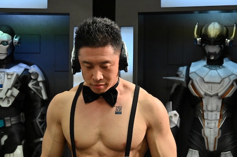 「劇場版 仮面ライダーゼロワン（仮題）」より、なかやまきんに君演じる腹筋崩壊太郎。