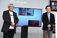 左から市山尚三、黒沢清。モニタに映っているのはジャ・ジャンクーの事務所。