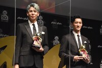 左からラウール、岩本照。