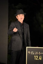 人生初の点灯式に挑む佐藤浩市。