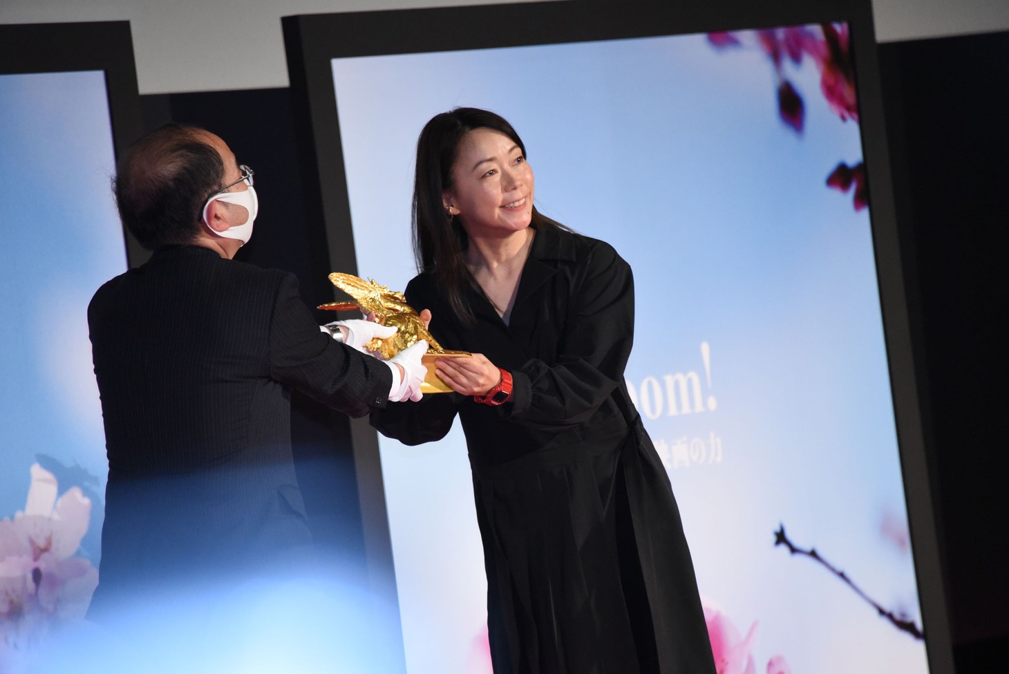 大九明子（右）