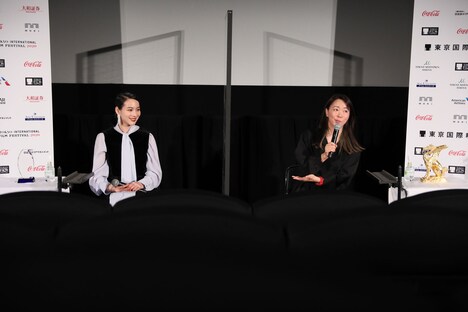 左からのん、大九明子。(c)2020 TIFF