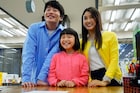 土屋太鳳と田中圭が満面の笑みで婚姻届出す「哀愁しんでれら」新写真9枚