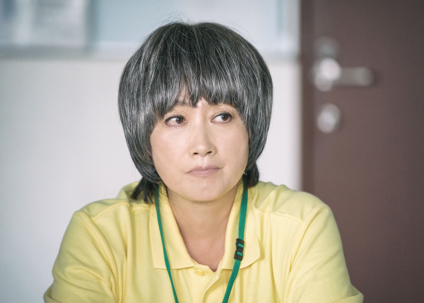 余貴美子演じる中井春菜。