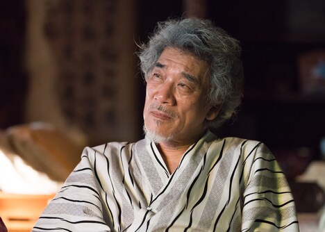 宇崎竜童演じる本多彰。