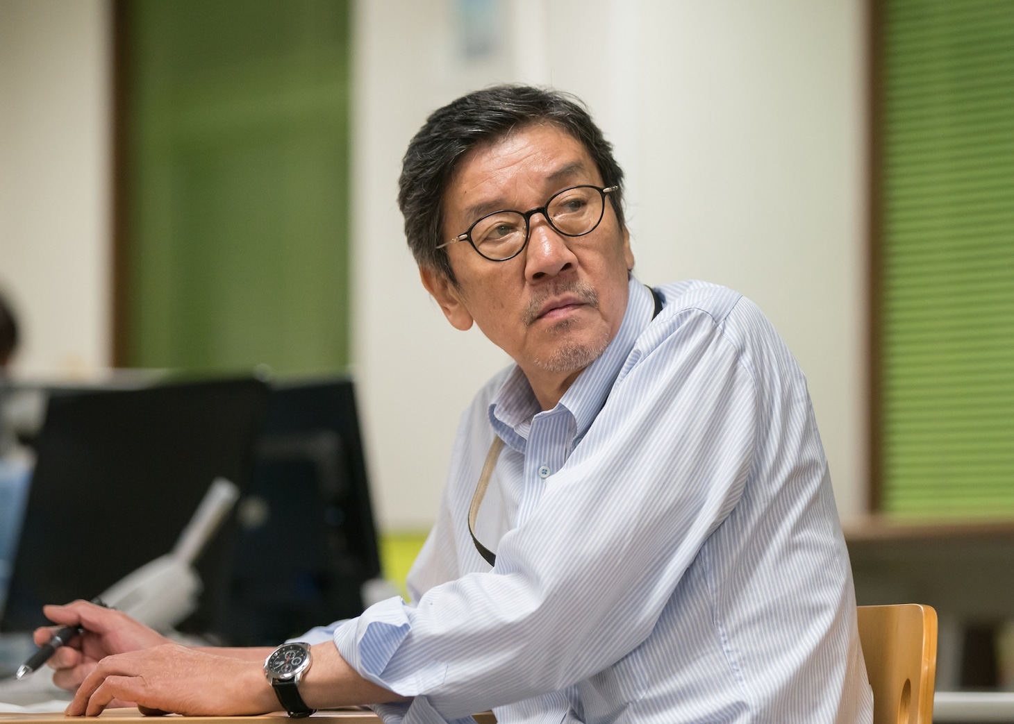 奥田瑛二演じる長野浩平。